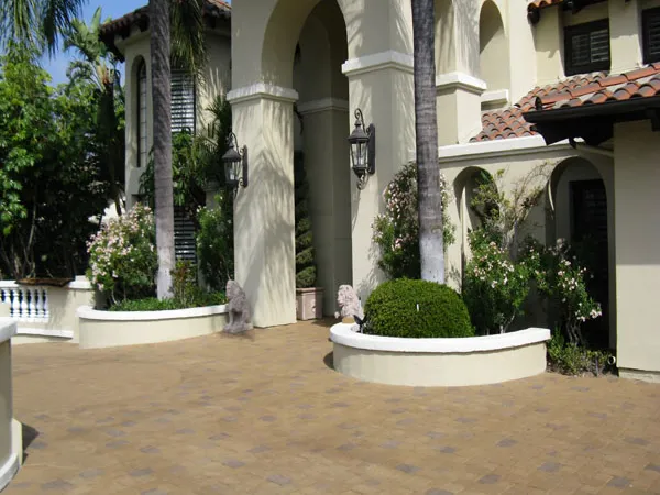 Paver surface cleaning service